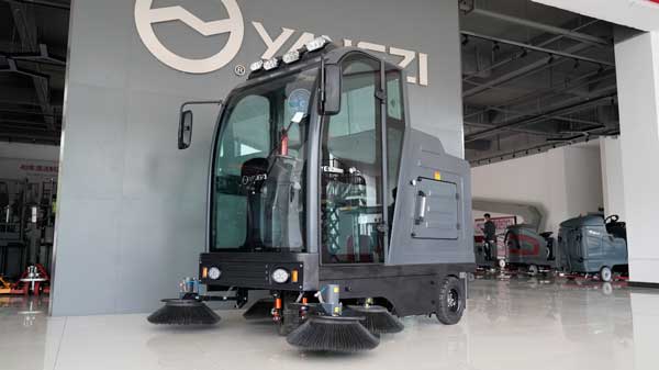清掃環(huán)衛(wèi)車需要日常維護(hù)嗎？有什么作用